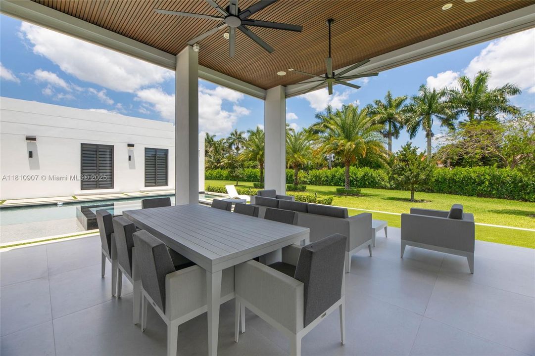 最近售出: $2,995,000 (5 贝兹, 5 浴室, 4269 平方英尺)