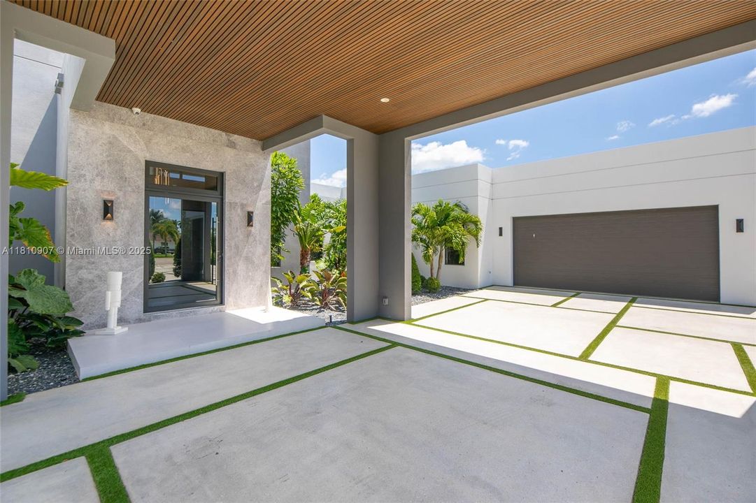 最近售出: $2,995,000 (5 贝兹, 5 浴室, 4269 平方英尺)