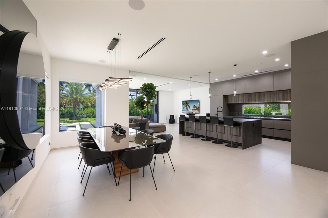 最近售出: $2,995,000 (5 贝兹, 5 浴室, 4269 平方英尺)