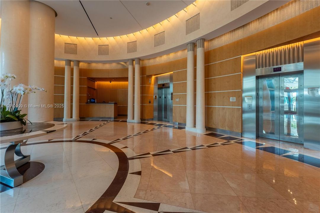 На продажу: $2,125,000 (2 спален, 2 ванн, 2070 Квадратных фут)