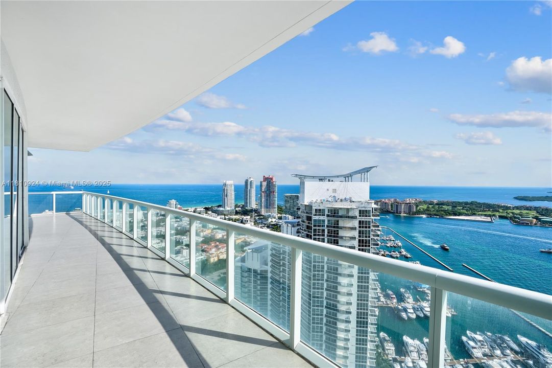 На продажу: $29,999,999 (7 спален, 7 ванн, 9039 Квадратных фут)