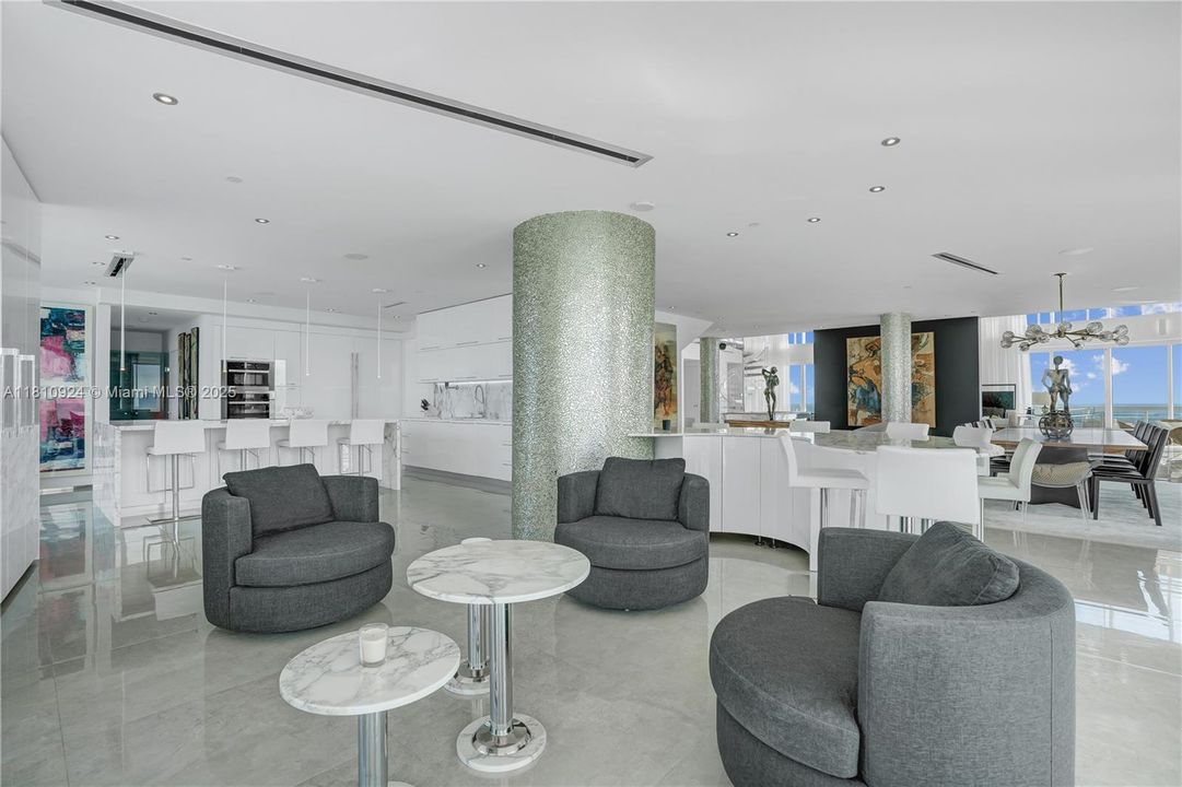 На продажу: $29,999,999 (7 спален, 7 ванн, 9039 Квадратных фут)