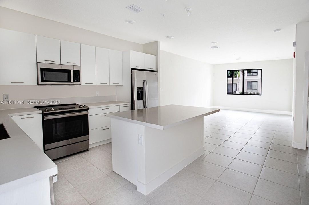Recientemente alquilado: $3,700 (4 camas, 3 baños, 1506 Pies cuadrados)