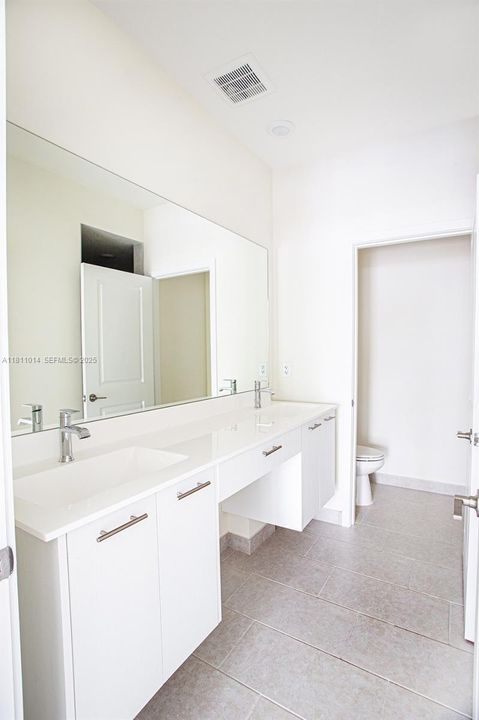 Recientemente alquilado: $3,700 (4 camas, 3 baños, 1506 Pies cuadrados)
