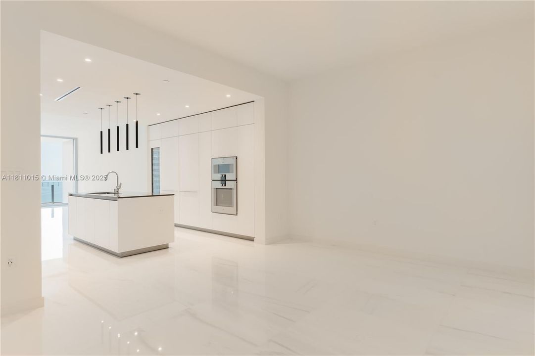 For Sale: $5,400,000 (4 beds, 5 baths, 3225 Square Feet)