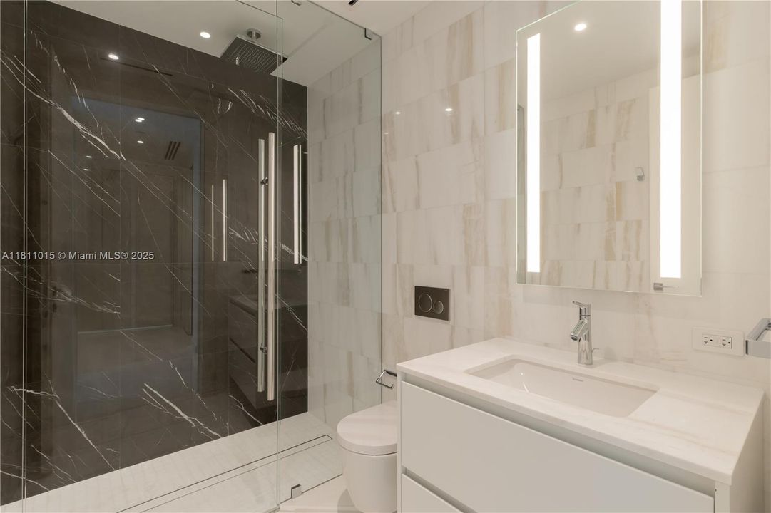 For Sale: $5,400,000 (4 beds, 5 baths, 3225 Square Feet)