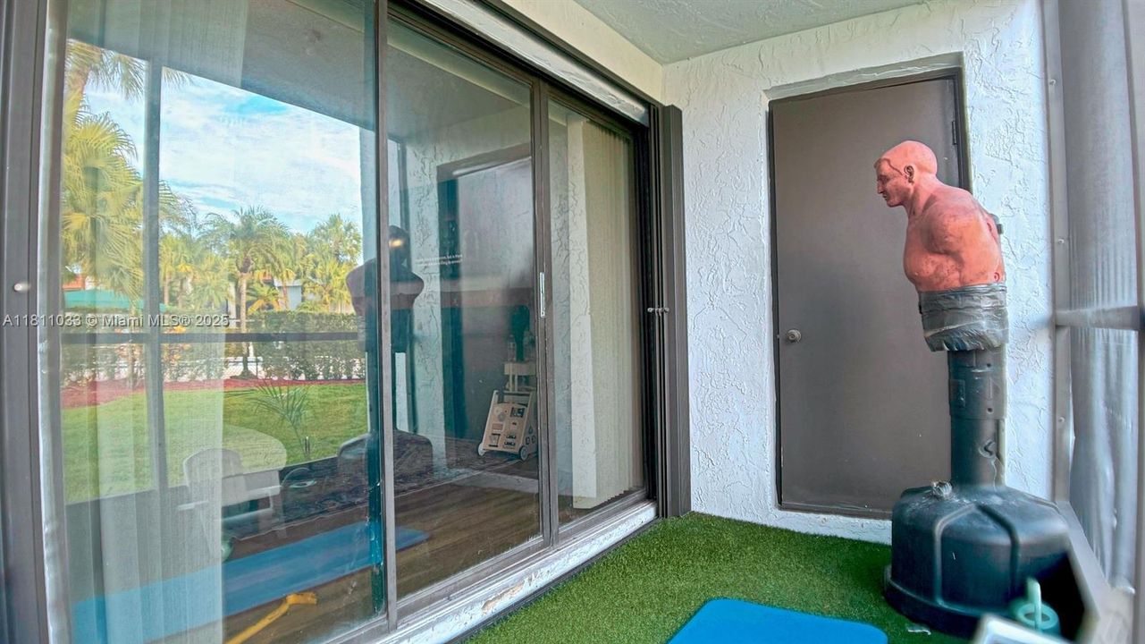 待售: $285,000 (2 贝兹, 2 浴室, 1220 平方英尺)