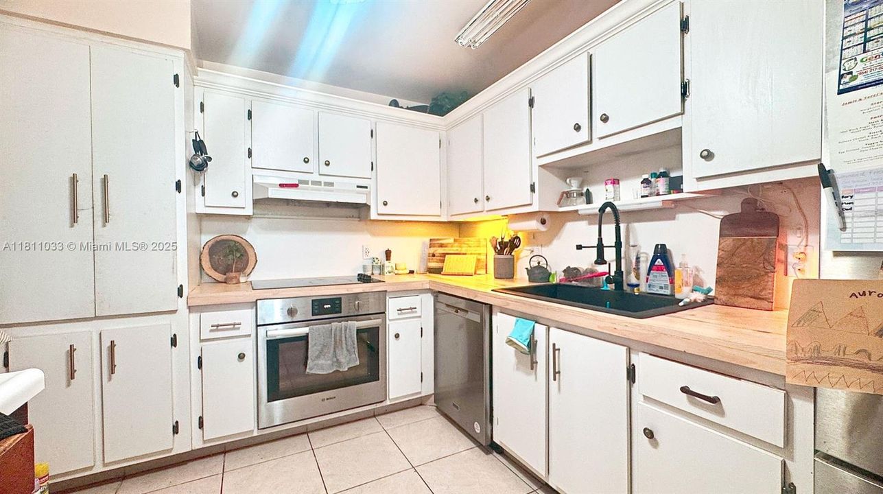 待售: $285,000 (2 贝兹, 2 浴室, 1220 平方英尺)