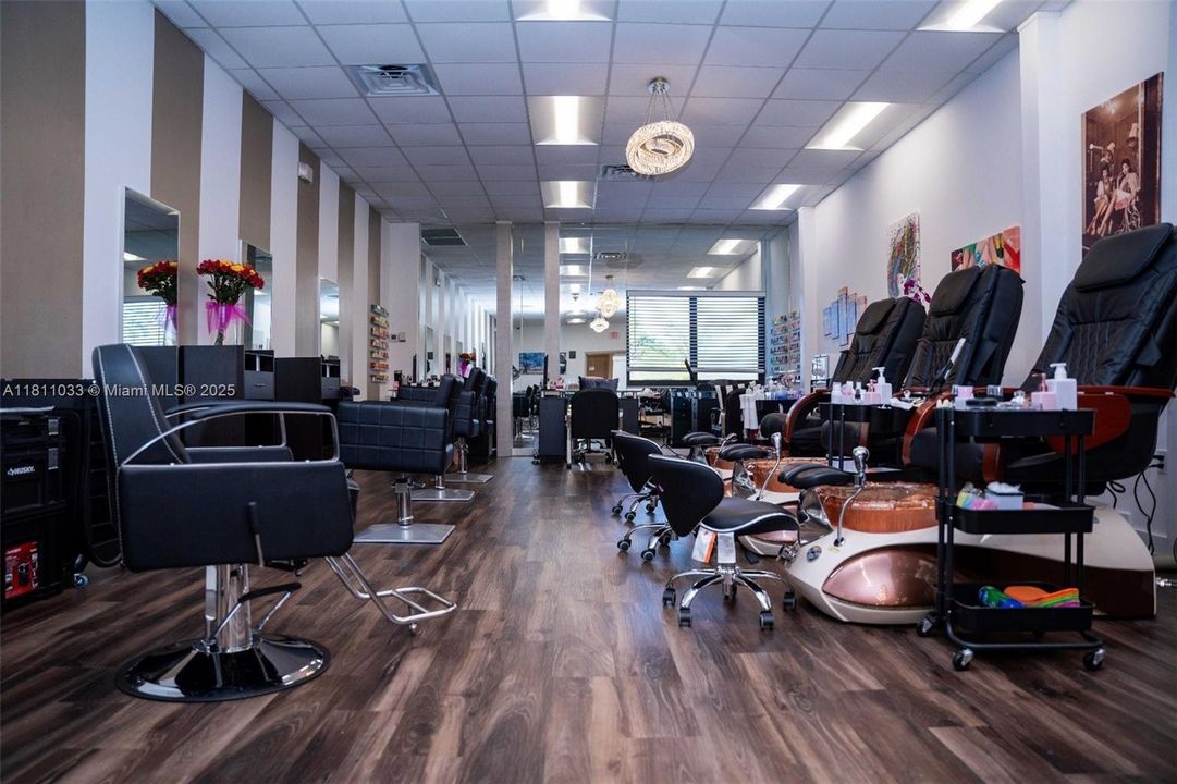 待售: $285,000 (2 贝兹, 2 浴室, 1220 平方英尺)