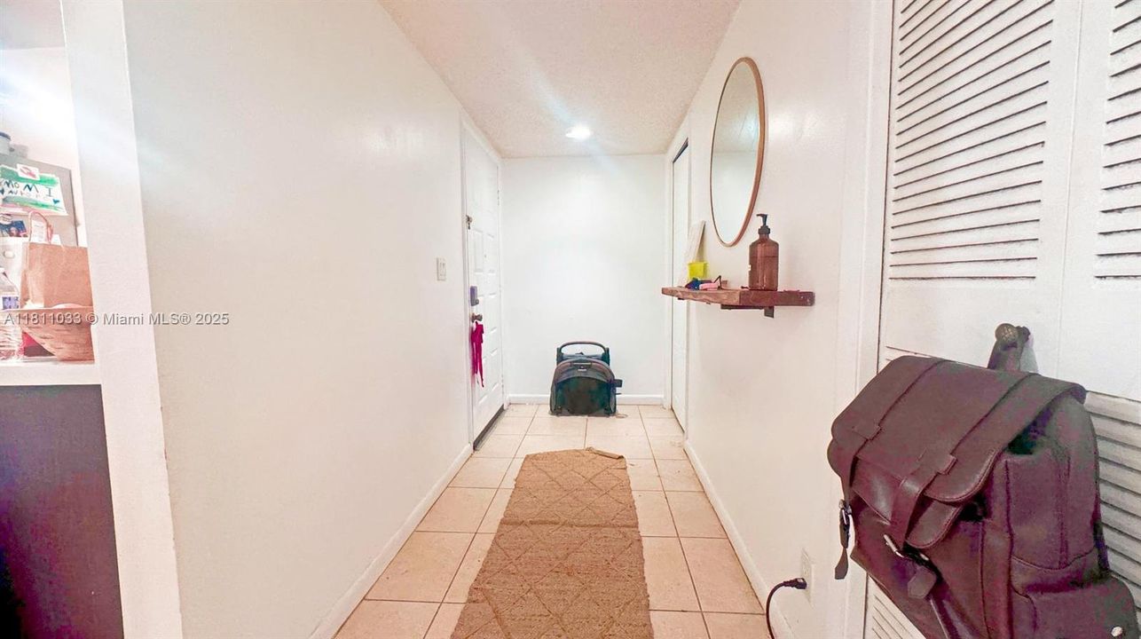 待售: $285,000 (2 贝兹, 2 浴室, 1220 平方英尺)