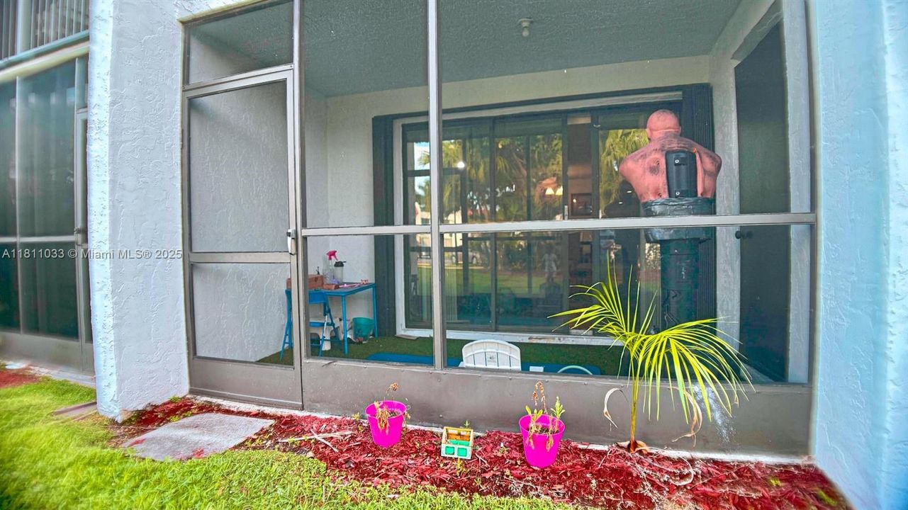 待售: $285,000 (2 贝兹, 2 浴室, 1220 平方英尺)