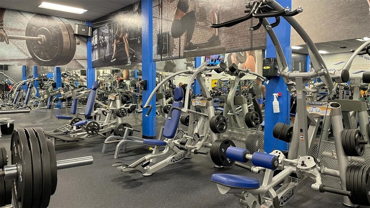 待售: $285,000 (2 贝兹, 2 浴室, 1220 平方英尺)