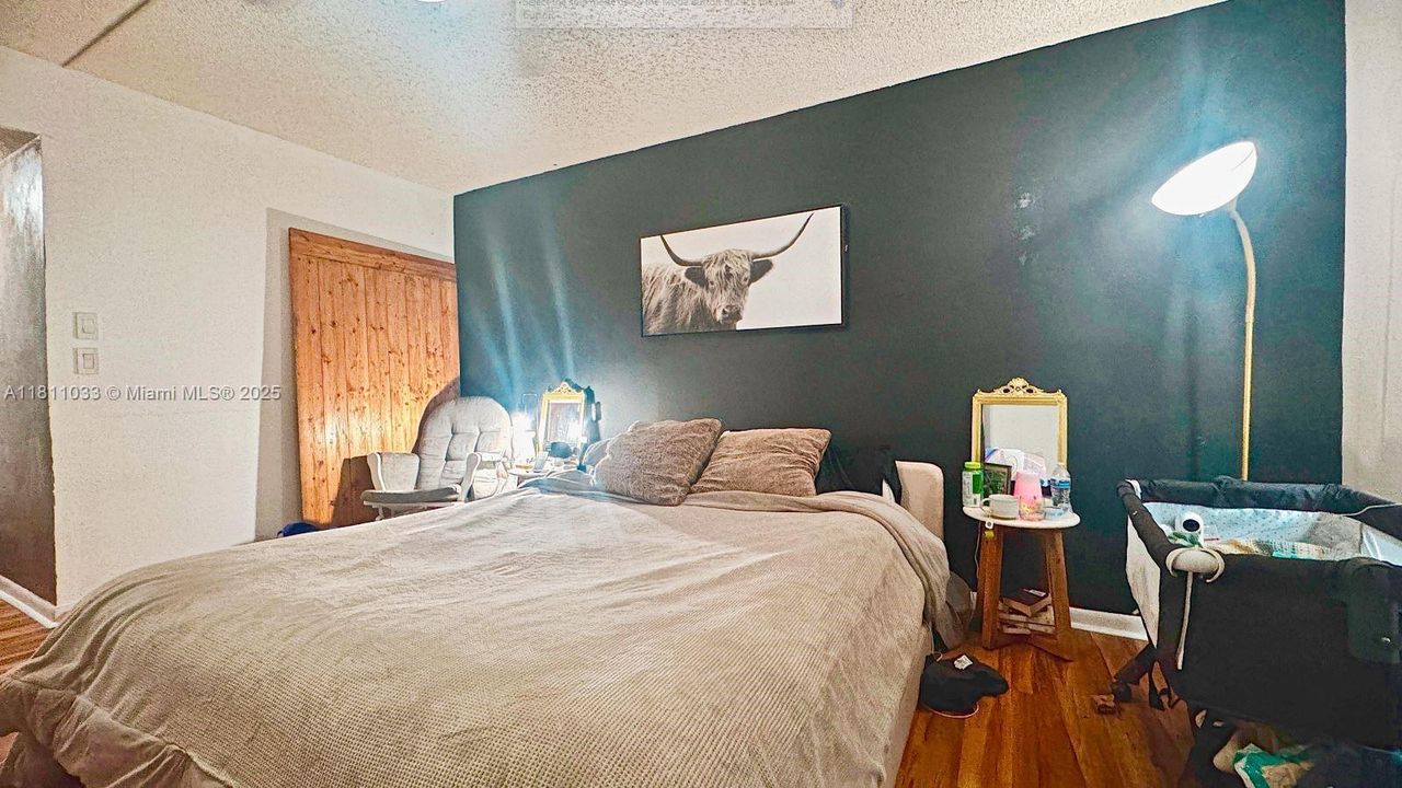 待售: $285,000 (2 贝兹, 2 浴室, 1220 平方英尺)