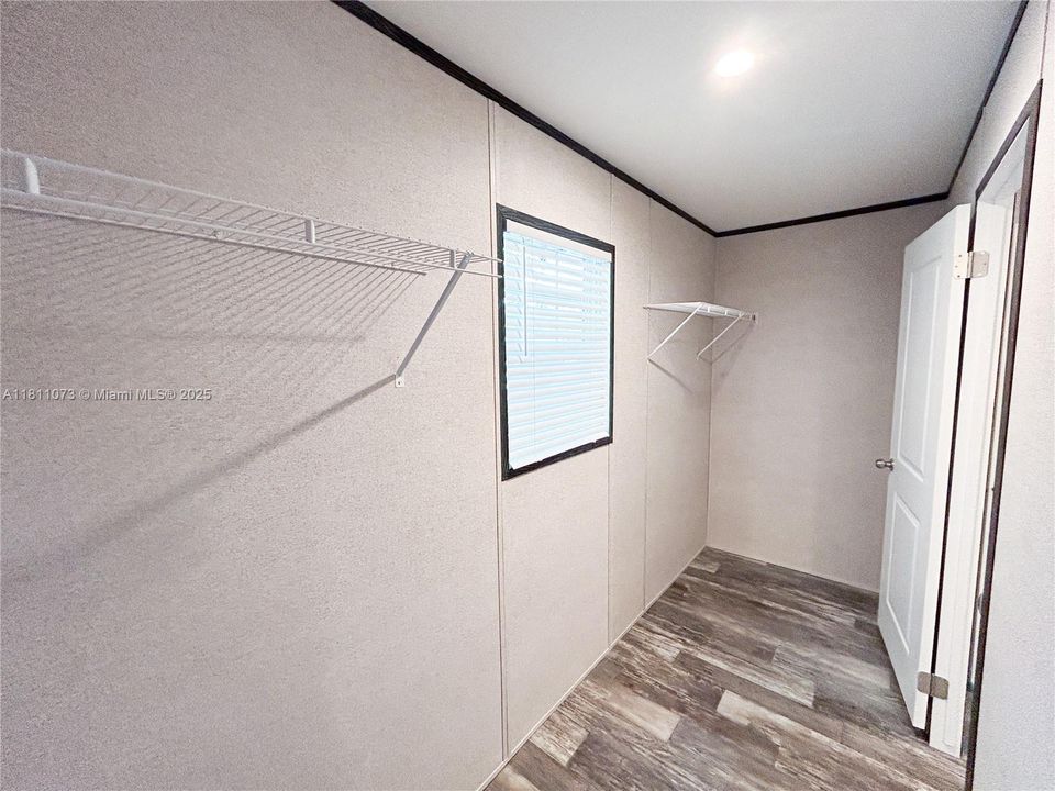 Walk-in closet