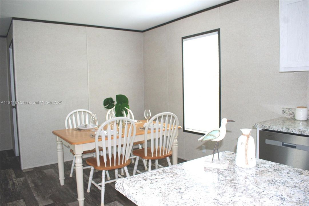 最近售出: $239,900 (3 贝兹, 2 浴室, 1494 平方英尺)