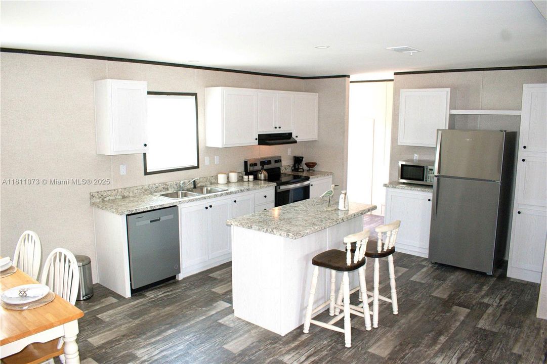 最近售出: $239,900 (3 贝兹, 2 浴室, 1494 平方英尺)