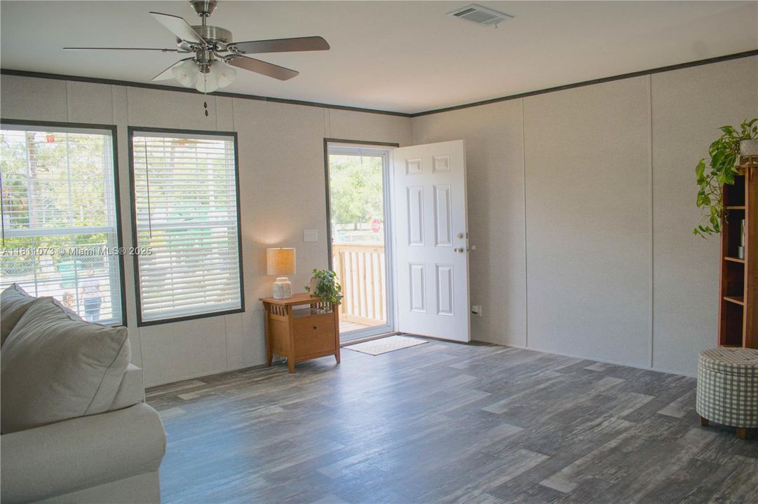 最近售出: $239,900 (3 贝兹, 2 浴室, 1494 平方英尺)