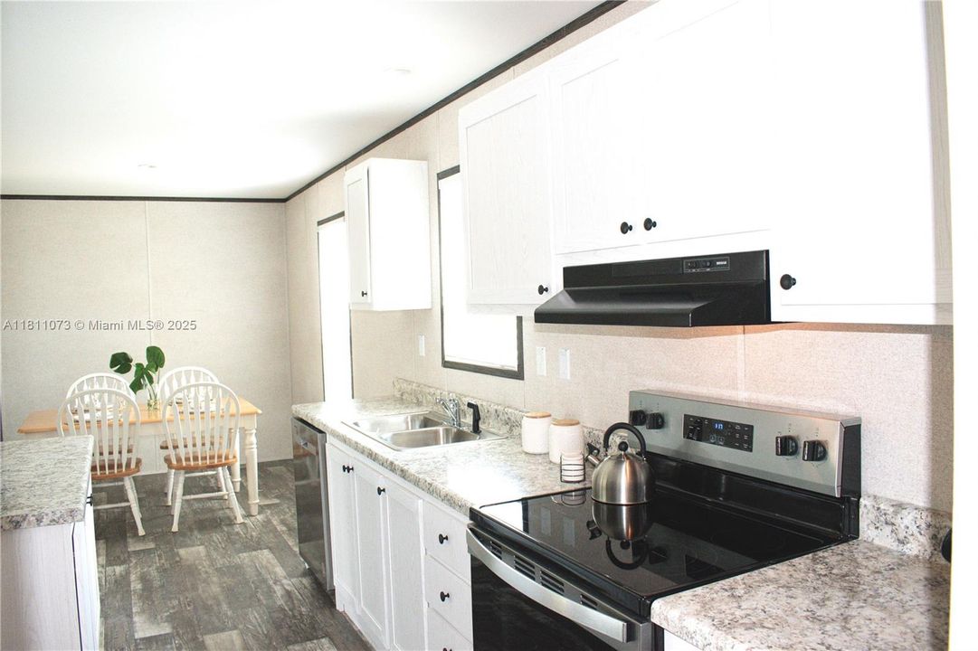 最近售出: $239,900 (3 贝兹, 2 浴室, 1494 平方英尺)