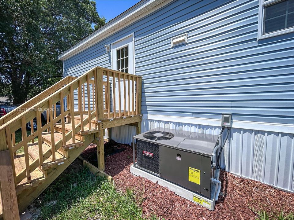 最近售出: $239,900 (3 贝兹, 2 浴室, 1494 平方英尺)