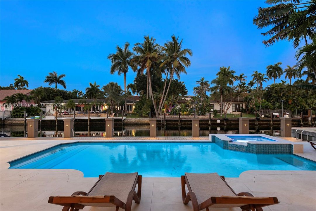 For Sale: $6,995,000 (6 beds, 5 baths, 5526 Square Feet)