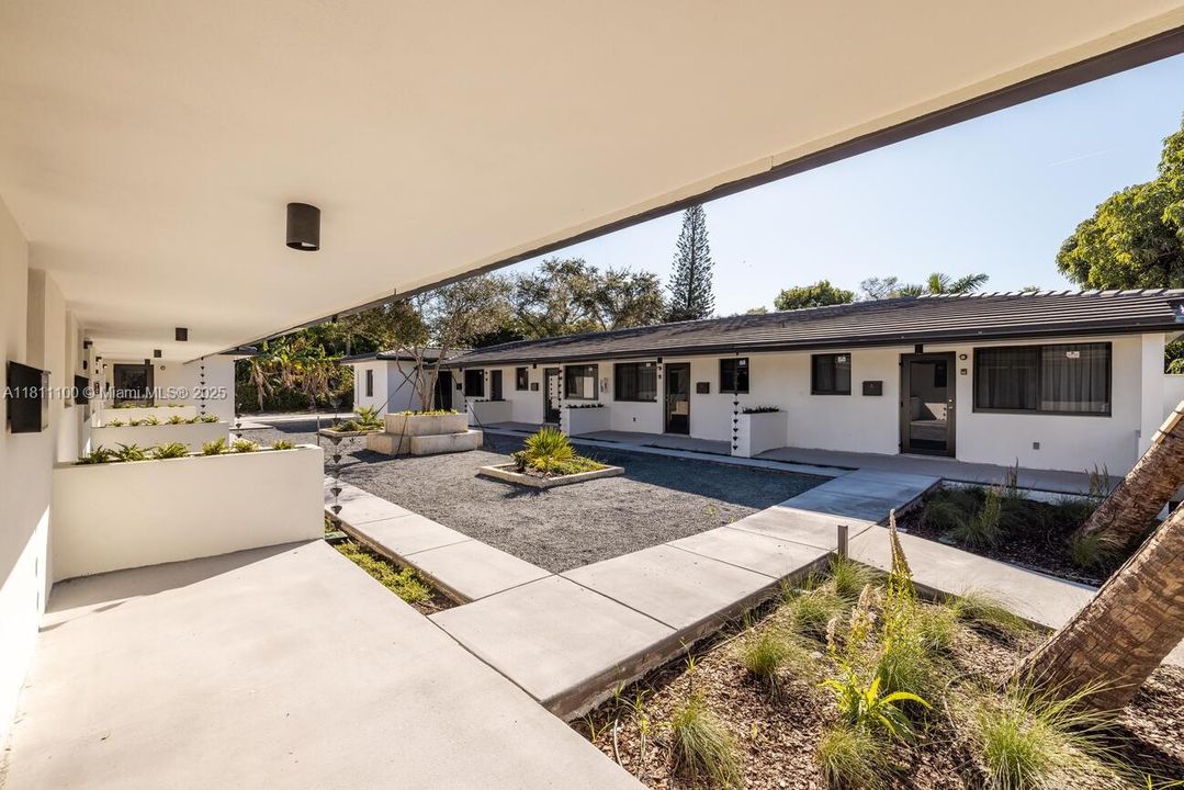 最近租的: $2,100 (1 贝兹, 1 浴室, 0 平方英尺)