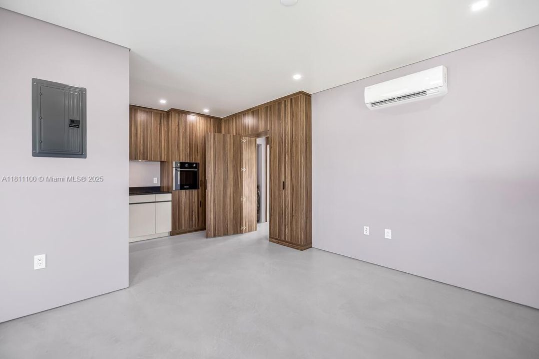 最近租的: $2,100 (1 贝兹, 1 浴室, 0 平方英尺)