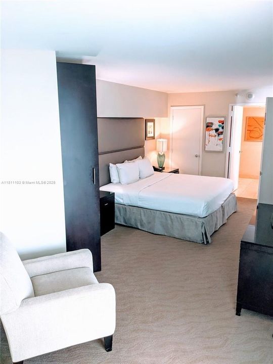 For Sale: $119,000 (1 beds, 1 baths, 617 Square Feet)