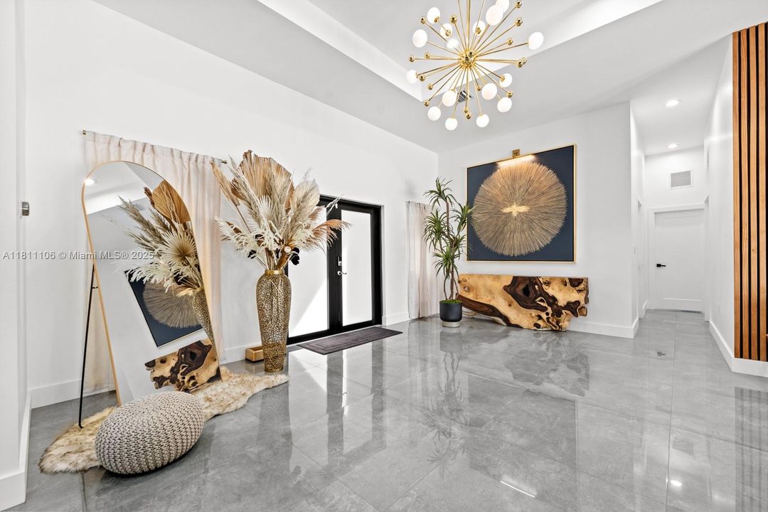 Vendido Recientemente: $2,250,000 (4 camas, 4 baños, 3123 Pies cuadrados)