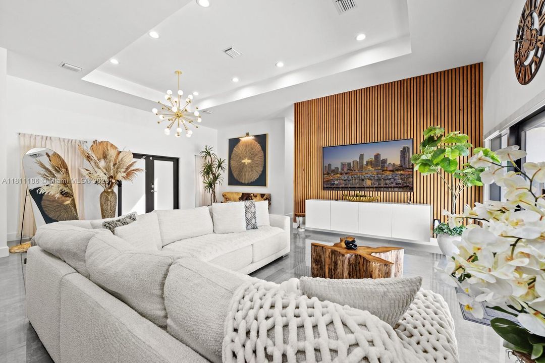 Vendido Recientemente: $2,250,000 (4 camas, 4 baños, 3123 Pies cuadrados)