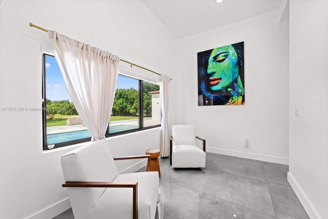 Vendido Recientemente: $2,250,000 (4 camas, 4 baños, 3123 Pies cuadrados)