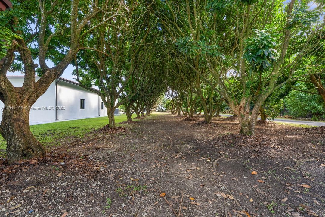 Vendido Recientemente: $2,250,000 (4 camas, 4 baños, 3123 Pies cuadrados)