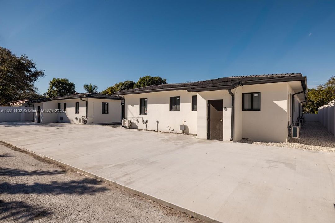 最近租的: $2,100 (1 贝兹, 1 浴室, 0 平方英尺)