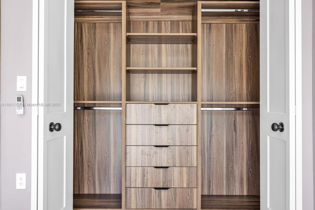 最近租的: $2,100 (1 贝兹, 1 浴室, 0 平方英尺)