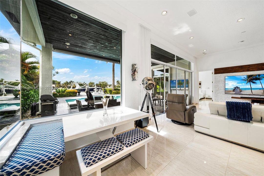 Recently Sold: $2,995,000 (3 beds, 2 baths, 0 Square Feet)
