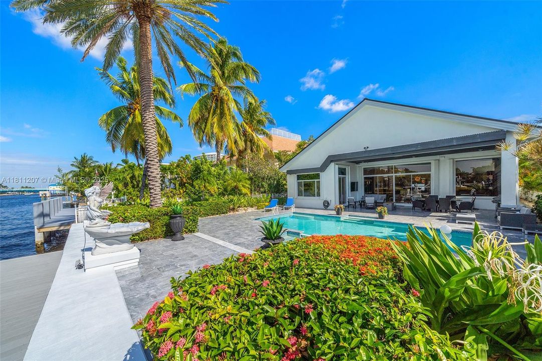 Recently Sold: $2,995,000 (3 beds, 2 baths, 0 Square Feet)