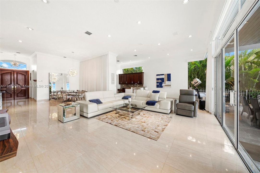 Recently Sold: $2,995,000 (3 beds, 2 baths, 0 Square Feet)