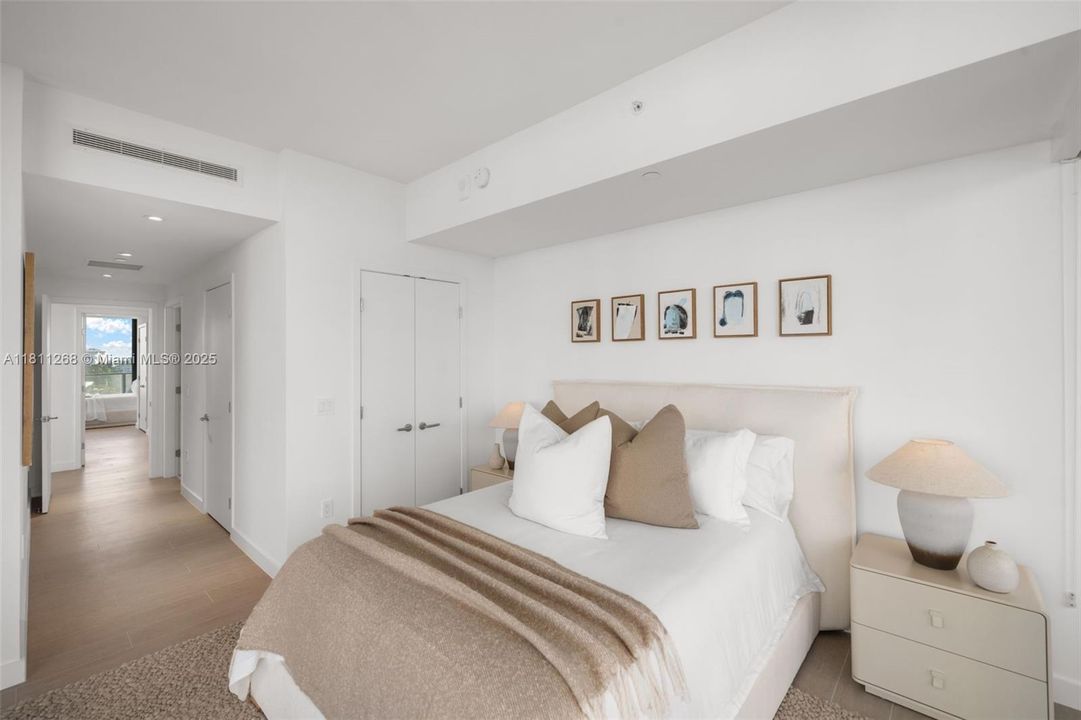 For Sale: $2,850,000 (2 beds, 2 baths, 1380 Square Feet)