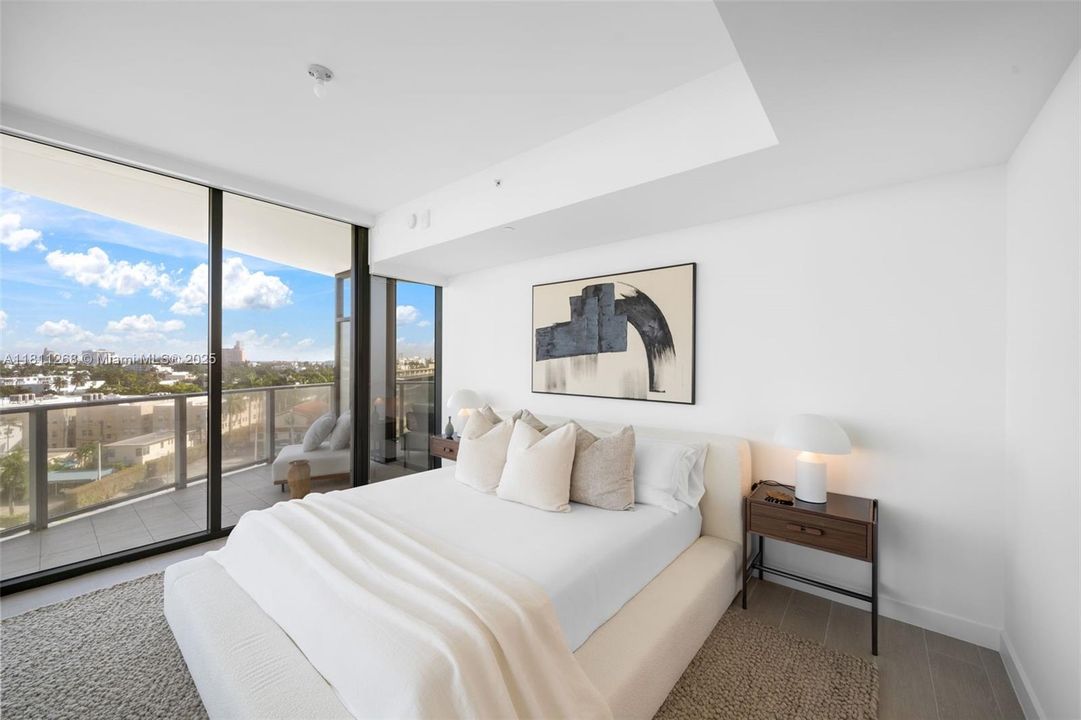 For Sale: $2,850,000 (2 beds, 2 baths, 1380 Square Feet)