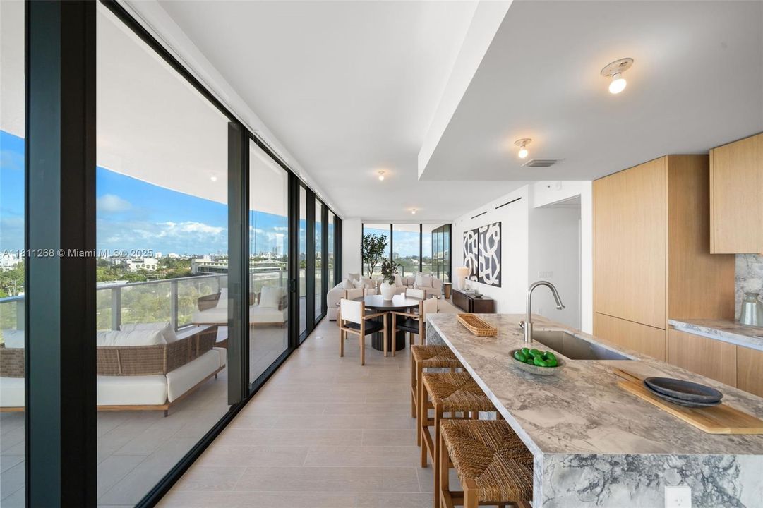 For Sale: $2,850,000 (2 beds, 2 baths, 1380 Square Feet)