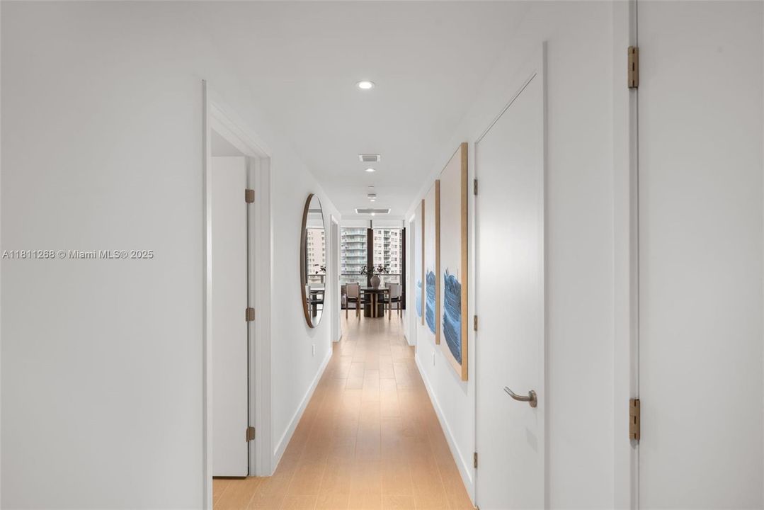 For Sale: $2,850,000 (2 beds, 2 baths, 1380 Square Feet)