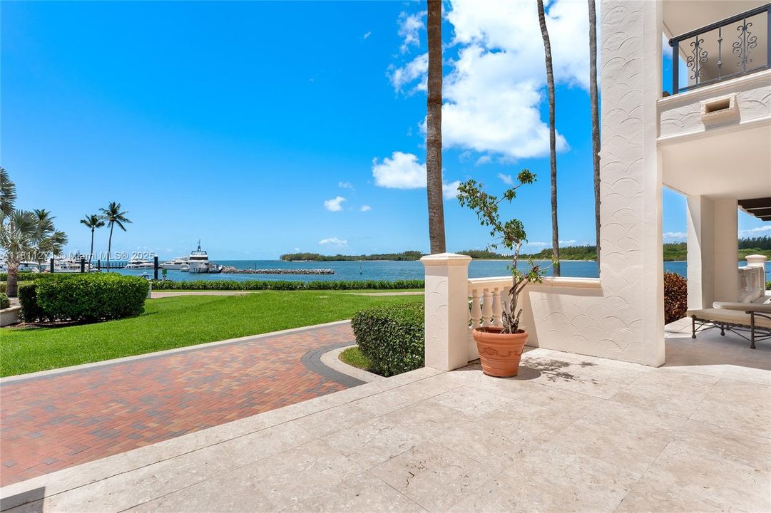 Active With Contract: $5,800,000 (4 beds, 3 baths, 3192 Square Feet)