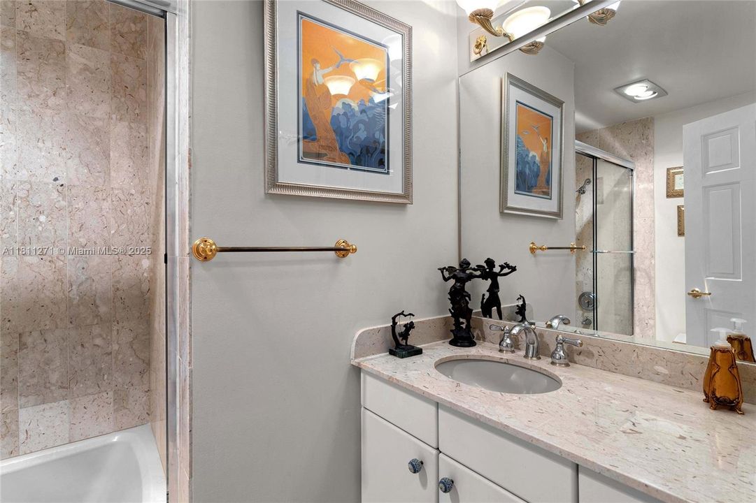 Active With Contract: $5,800,000 (4 beds, 3 baths, 3192 Square Feet)