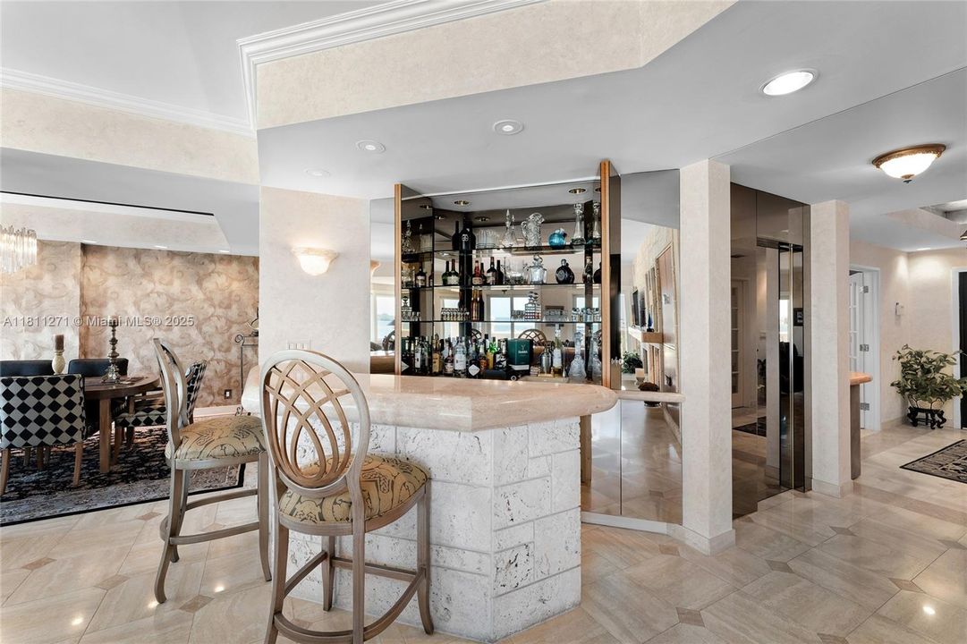 Active With Contract: $5,800,000 (4 beds, 3 baths, 3192 Square Feet)