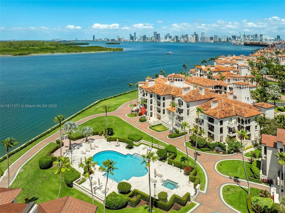 Active With Contract: $5,800,000 (4 beds, 3 baths, 3192 Square Feet)