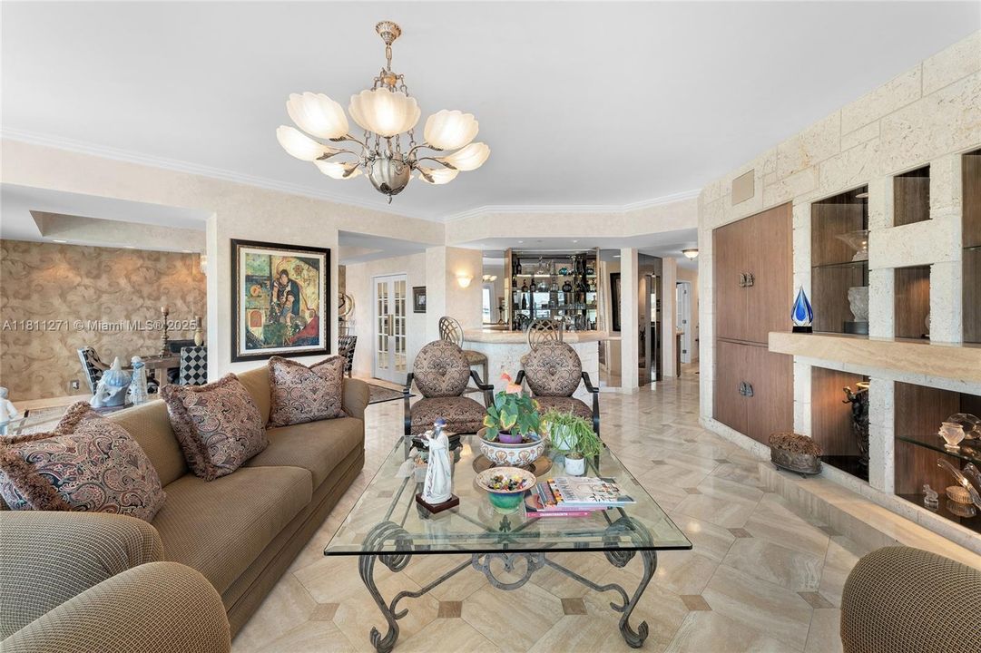 Active With Contract: $5,800,000 (4 beds, 3 baths, 3192 Square Feet)