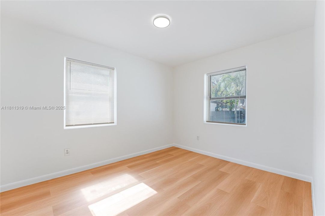 最近售出: $480,000 (3 贝兹, 2 浴室, 1218 平方英尺)