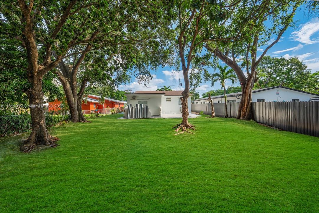 最近售出: $480,000 (3 贝兹, 2 浴室, 1218 平方英尺)