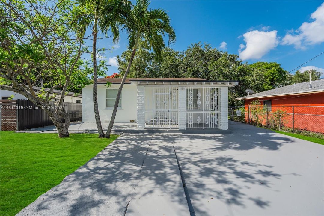 最近售出: $480,000 (3 贝兹, 2 浴室, 1218 平方英尺)