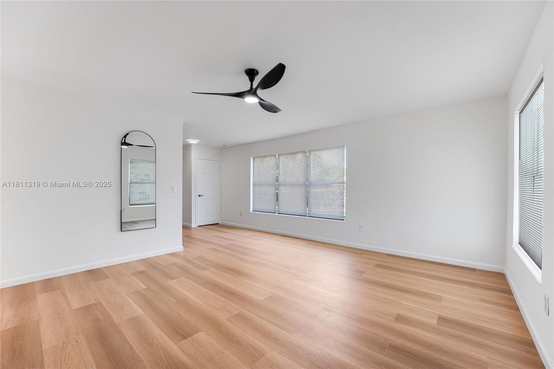 最近售出: $480,000 (3 贝兹, 2 浴室, 1218 平方英尺)