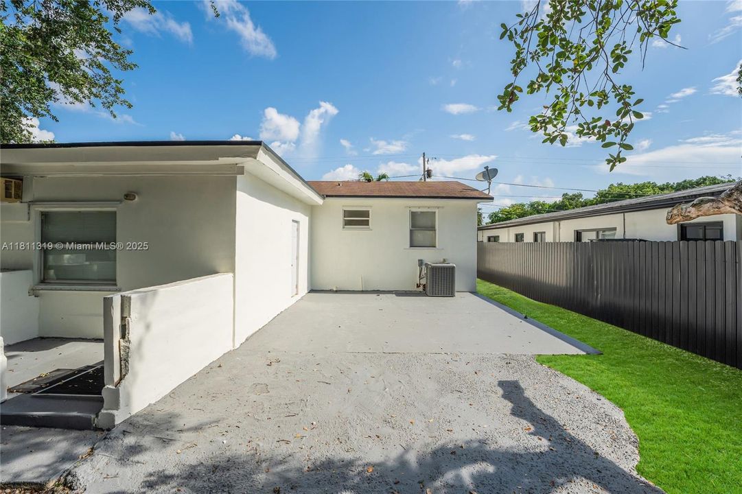 最近售出: $480,000 (3 贝兹, 2 浴室, 1218 平方英尺)